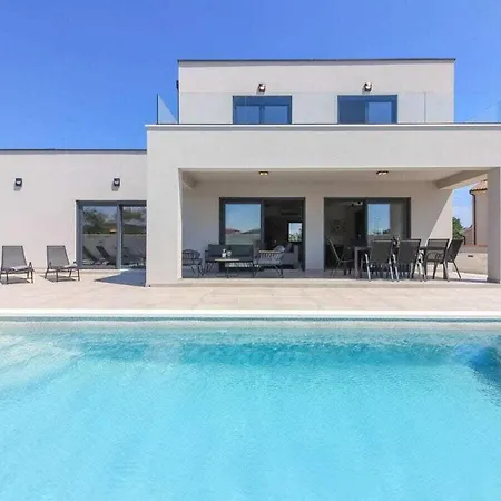 Esire With Private Pool Villa *