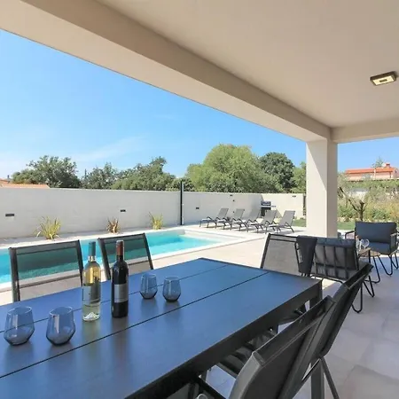 Esire With Private Pool *