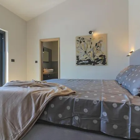 Esire With Private Pool Villa *