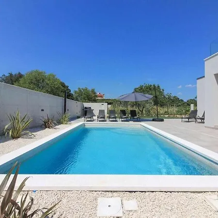 Villa Esire With Private Pool