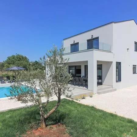 Villa Esire With Private Pool Pula